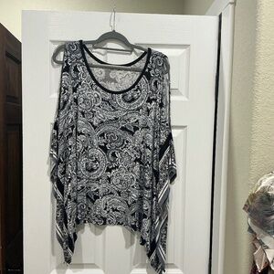 Lane Bryant Cild Shoulder Flutter Sleeves Black and White 14/16